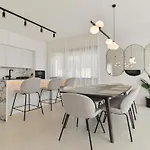 Olive - Five Bedroom With Terrace And Swimming Pool * Traù