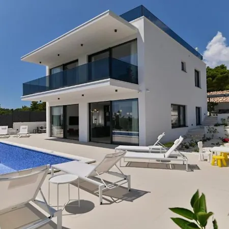 Olive - Five Bedroom With Terrace And Swimming Pool Willa *
