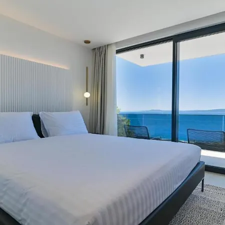 Olive - Five Bedroom With Terrace And Swimming Pool فيلة تروغير
