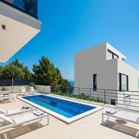 Olive - Five Bedroom With Terrace And Swimming Pool 빌라 *