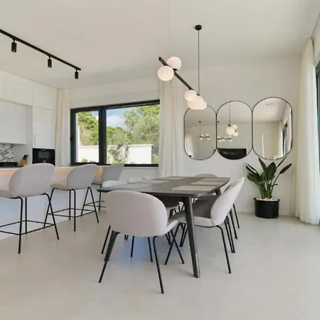 Olive - Five Bedroom With Terrace And Swimming Pool * تروغير