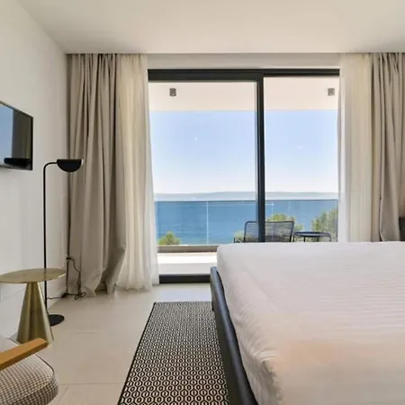 Olive - Five Bedroom With Terrace And Swimming Pool * 트로기르