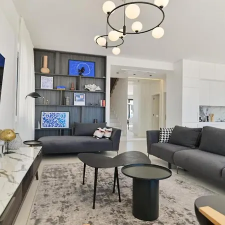 빌라 Olive - Five Bedroom With Terrace And Swimming Pool 트로기르