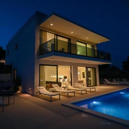 빌라 Olive - Five Bedroom With Terrace And Swimming Pool