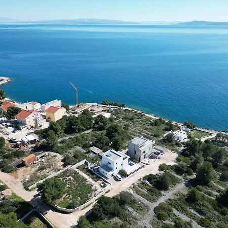 Olive - Five Bedroom With Terrace And Swimming Pool *