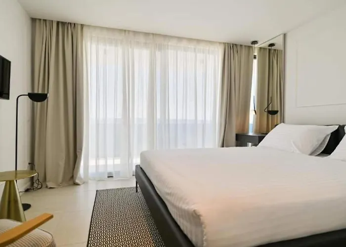 Olive - Five Bedroom With Terrace And Swimming Pool 别墅 特罗吉尔