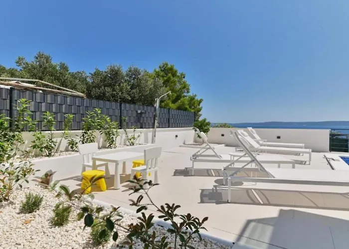 Olive - Five Bedroom With Terrace And Swimming Pool