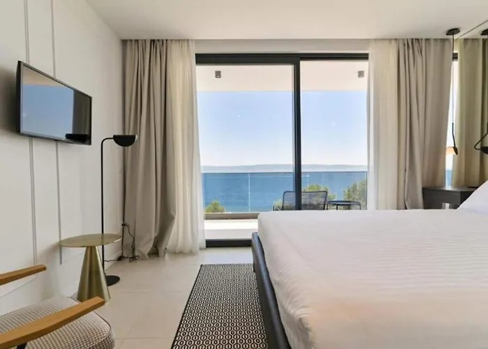 Olive - Five Bedroom With Terrace And Swimming Pool * 特罗吉尔