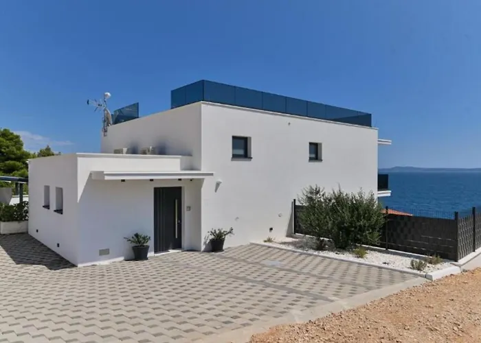 Olive - Five Bedroom With Terrace And Swimming Pool * 特罗吉尔