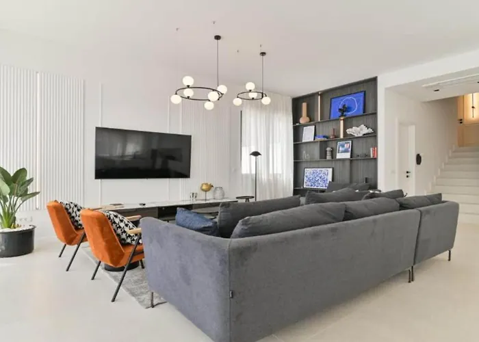 Olive - Five Bedroom With Terrace And Swimming Pool 别墅