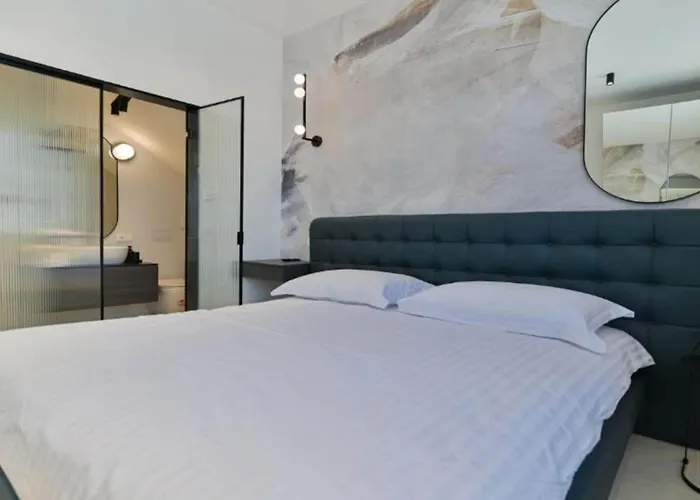 Olive - Five Bedroom With Terrace And Swimming Pool * 特罗吉尔